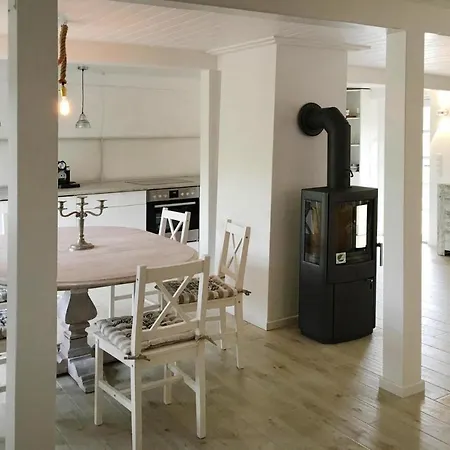 Reihenhaus, Nyaraló *